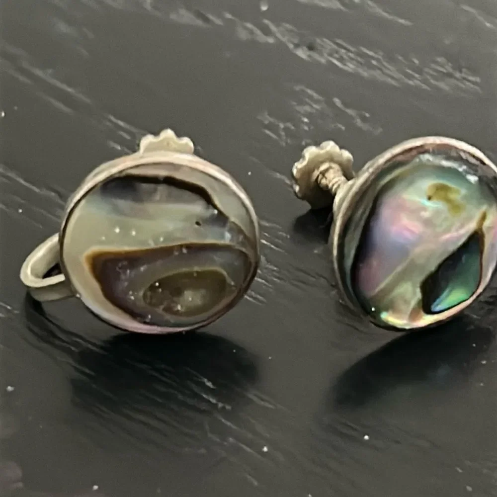 VIntage Signed Alpaca Mexico Sterling screwback earrings with mother of pearl